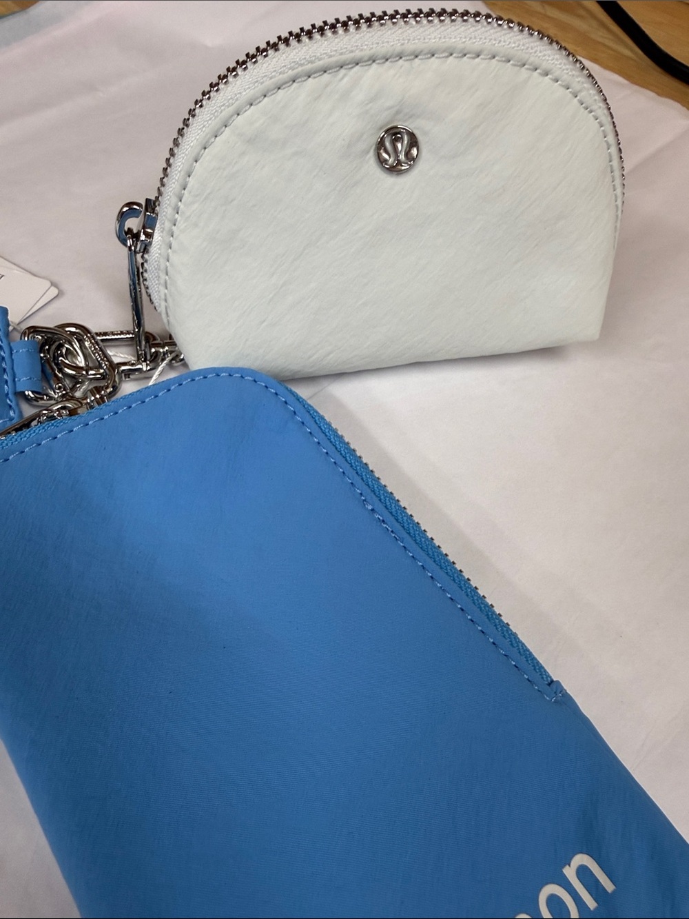 lululemon athletica Blue Wristlet Key & White Coin wallet Pouch - Picture 4 of 5